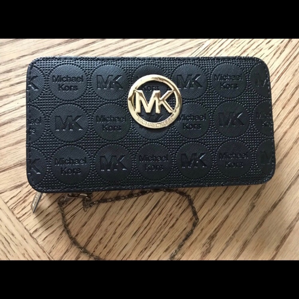 Michael Kors wristlet